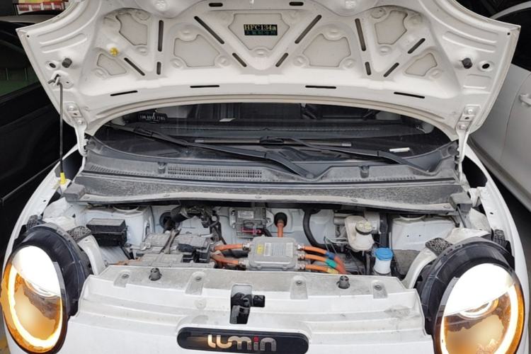 Used CHANGAN NEVO Lumin 2022 301km Honey-Sweet Version Engine Bay