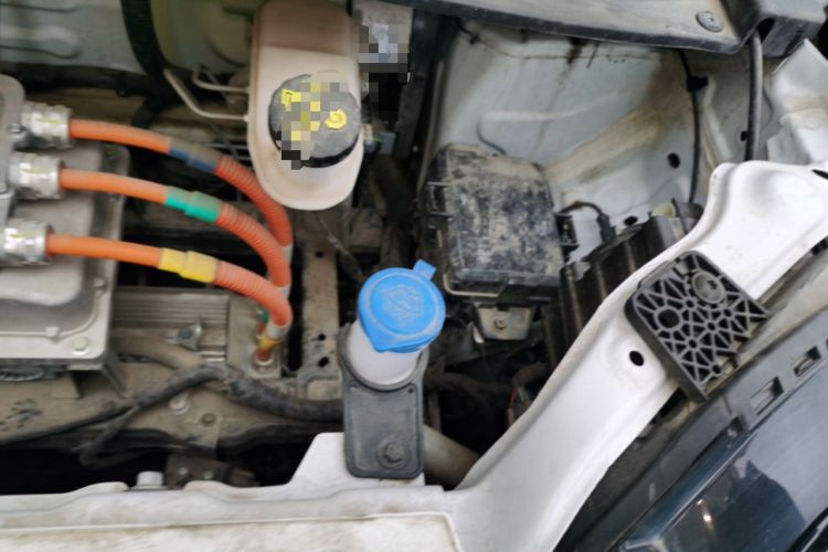 Used CHANGAN NEVO Lumin 2022 155 km – Refreshingly Sweet Edition Engine Bay Left