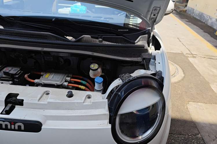 Used CHANGAN NEVO Lumin 2022 155 km – Refreshingly Sweet Edition Engine Bay Left