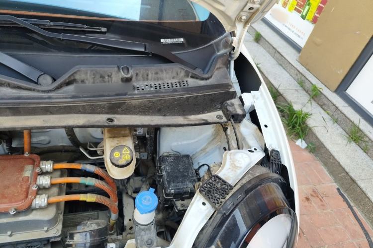 Used CHANGAN NEVO Lumin 2022 155 km – Refreshingly Sweet Edition Engine Bay Left