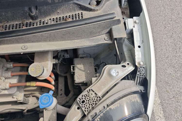 Used CHANGAN NEVO Lumin 2022 155 km – Refreshingly Sweet Edition Engine Bay Left