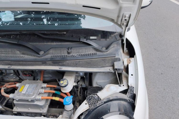 Used CHANGAN NEVO Lumin 2022 155 km – Refreshingly Sweet Edition Engine Bay Left