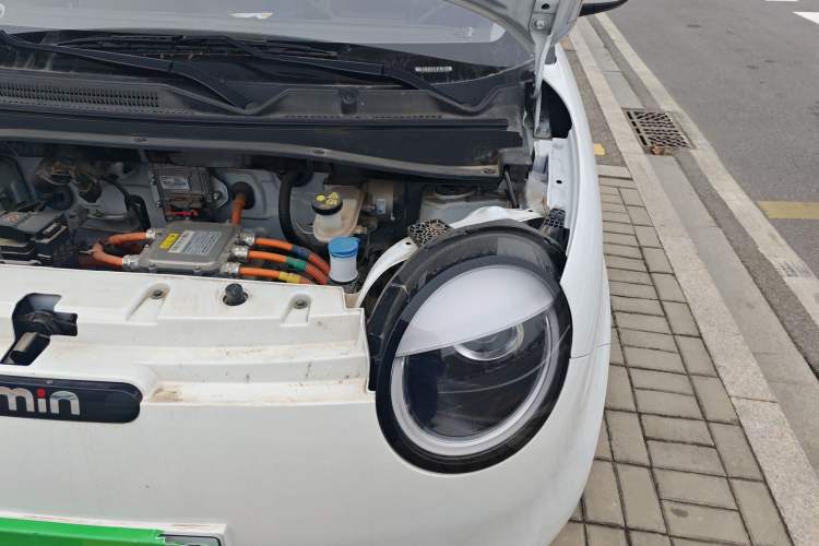Used CHANGAN NEVO Lumin 2022 155 km – Refreshingly Sweet Edition Engine Bay Left