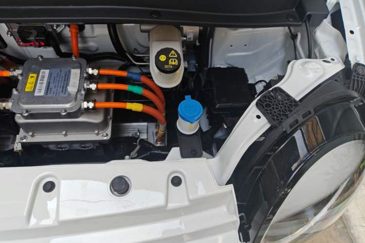 Used CHANGAN NEVO Lumin 2022 210km Sweet Edition Engine Bay Left