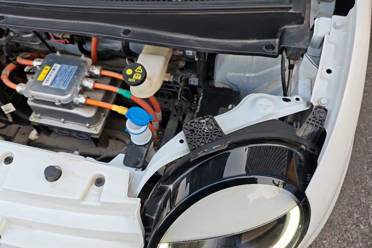 Used CHANGAN NEVO Lumin 2022 155 km – Refreshingly Sweet Edition Engine Bay Left
