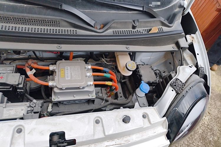 Used CHANGAN NEVO Lumin 2022 155 km – Refreshingly Sweet Edition Engine Bay Left