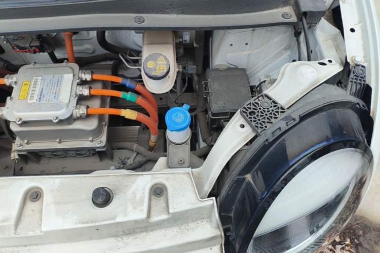 Used CHANGAN NEVO Lumin 2022 210km Sweet Edition Engine Bay Left