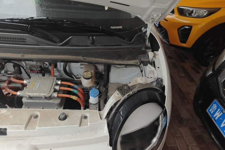 Used CHANGAN NEVO Lumin 2022 301km Honey-Sweet Version Engine Bay Left