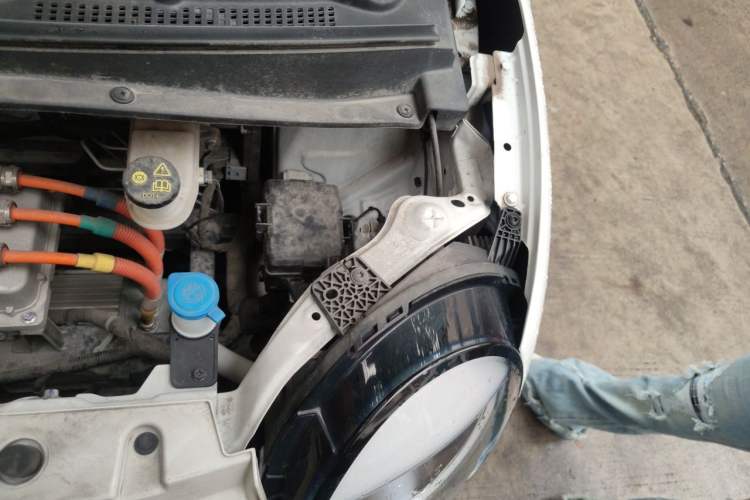 Used CHANGAN NEVO Lumin 2022 210km Sweet Edition Engine Bay Left