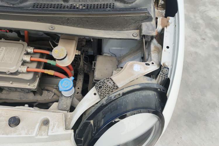 Used CHANGAN NEVO Lumin 2022 155 km – Refreshingly Sweet Edition Engine Bay Left