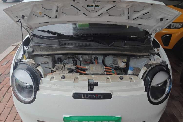 Used CHANGAN NEVO Lumin 2022 301km Honey-Sweet Version Engine Bay