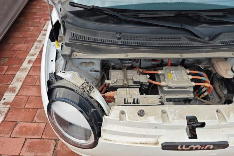 Used CHANGAN NEVO Lumin 2022 155 km – Refreshingly Sweet Edition Engine Bay Right