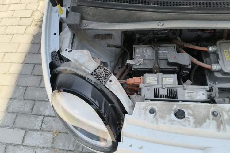Used CHANGAN NEVO Lumin 2022 155 km – Refreshingly Sweet Edition Engine Bay Right