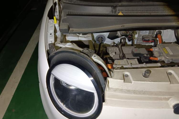 Used CHANGAN NEVO Lumin 2022 155 km – Refreshingly Sweet Edition Engine Bay Right