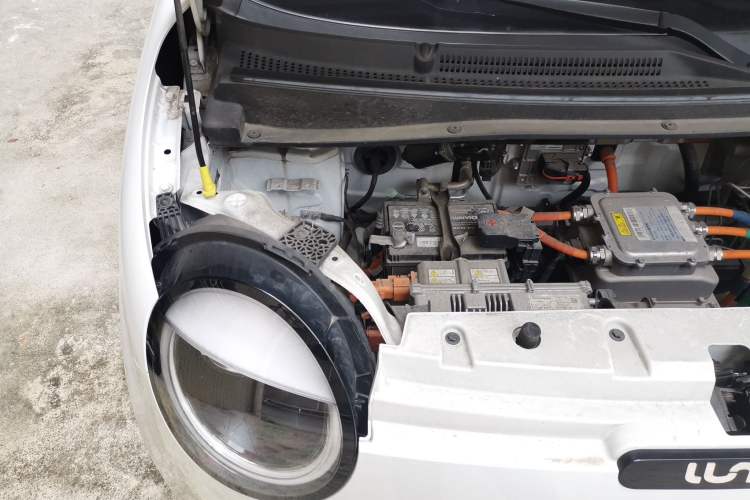 Used CHANGAN NEVO Lumin 2022 210km Sweet Edition Engine Bay Right