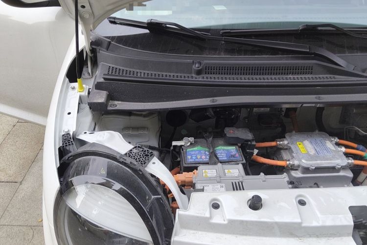 Used CHANGAN NEVO Lumin 2022 301km Honey-Sweet Version Engine Bay Right