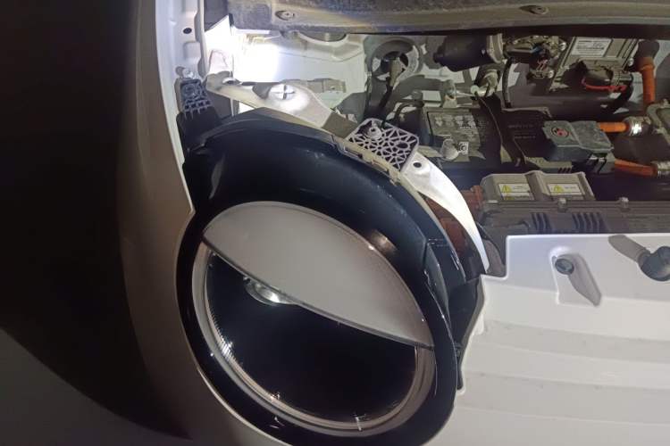 Used CHANGAN NEVO Lumin 2022 210km Sweet Edition Engine Bay Right