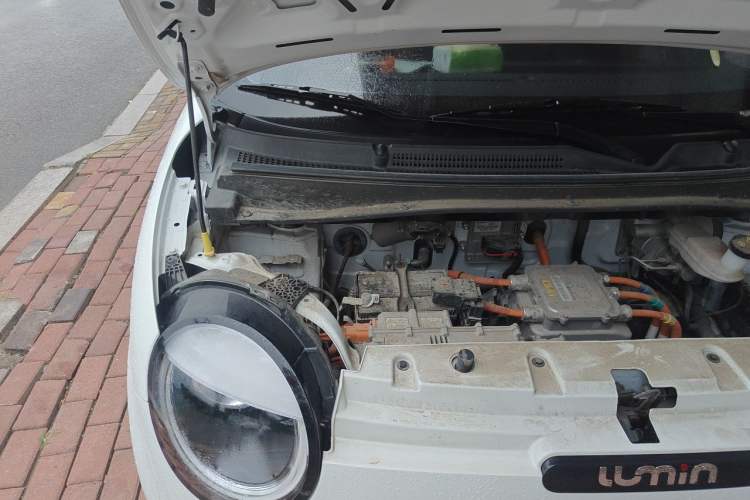 Used CHANGAN NEVO Lumin 2022 301km Honey-Sweet Version Engine Bay Right