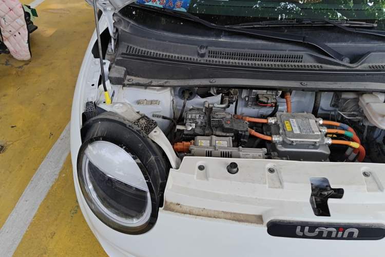 Used CHANGAN NEVO Lumin 2022 155 km – Refreshingly Sweet Edition Engine Bay Right