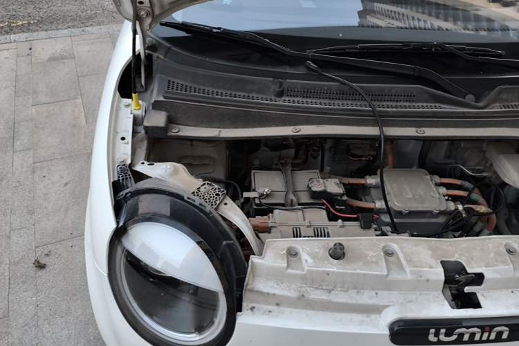 Used CHANGAN NEVO Lumin 2022 155 km – Refreshingly Sweet Edition Engine Bay Right