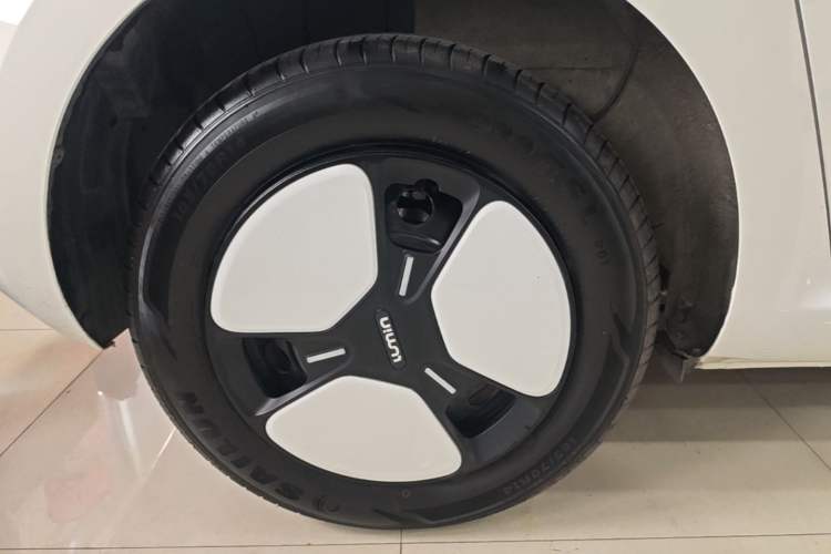 Used CHANGAN NEVO Lumin 2022 210km Sweet Edition Exterior 5