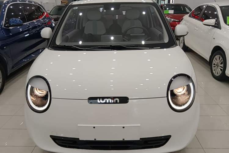 Used CHANGAN NEVO Lumin 2022 301km Honey-Sweet Version Front