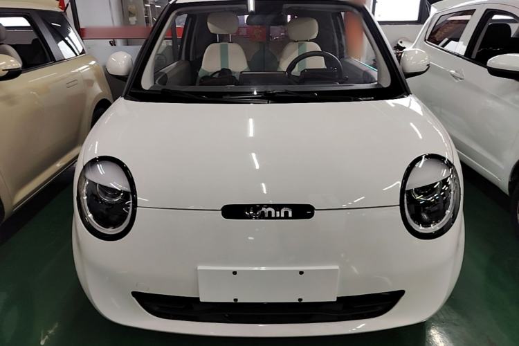 Used CHANGAN NEVO Lumin 2022 155 km – Refreshingly Sweet Edition Front