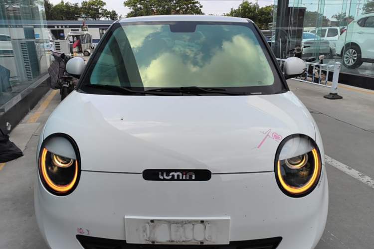 Used CHANGAN NEVO Lumin 2022 155 km – Refreshingly Sweet Edition Front
