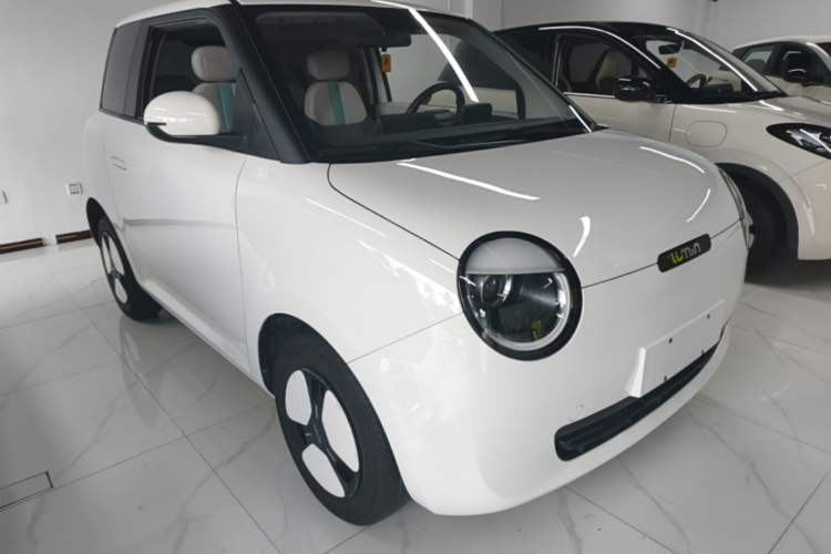 Used CHANGAN NEVO Lumin 2022 155 km – Refreshingly Sweet Edition Front Right 45 Deg