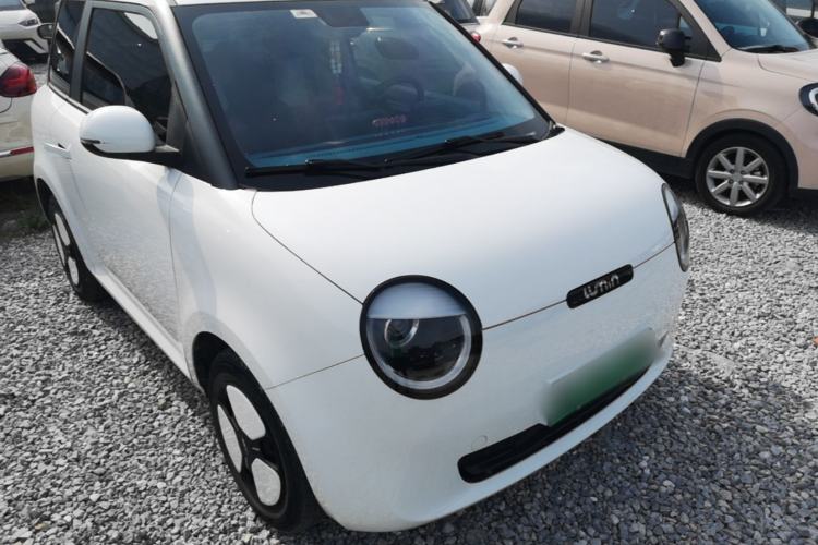 Used CHANGAN NEVO Lumin 2022 301km Honey-Sweet Version Front Right 45 Deg