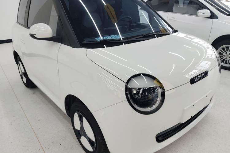 Used CHANGAN NEVO Lumin 2022 210km Sweet Edition Front Right 45 Deg