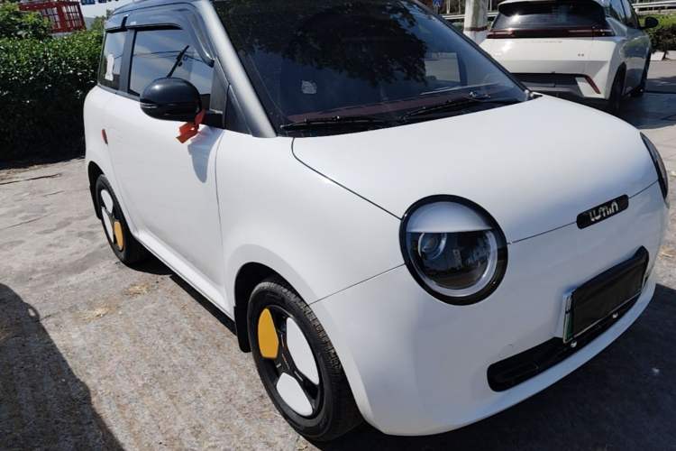 Used CHANGAN NEVO Lumin 2022 210km Sweet Edition Front Right 45 Deg