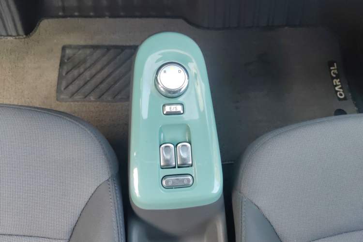 Used CHANGAN NEVO Lumin 2022 210km Sweet Edition Gear Lever