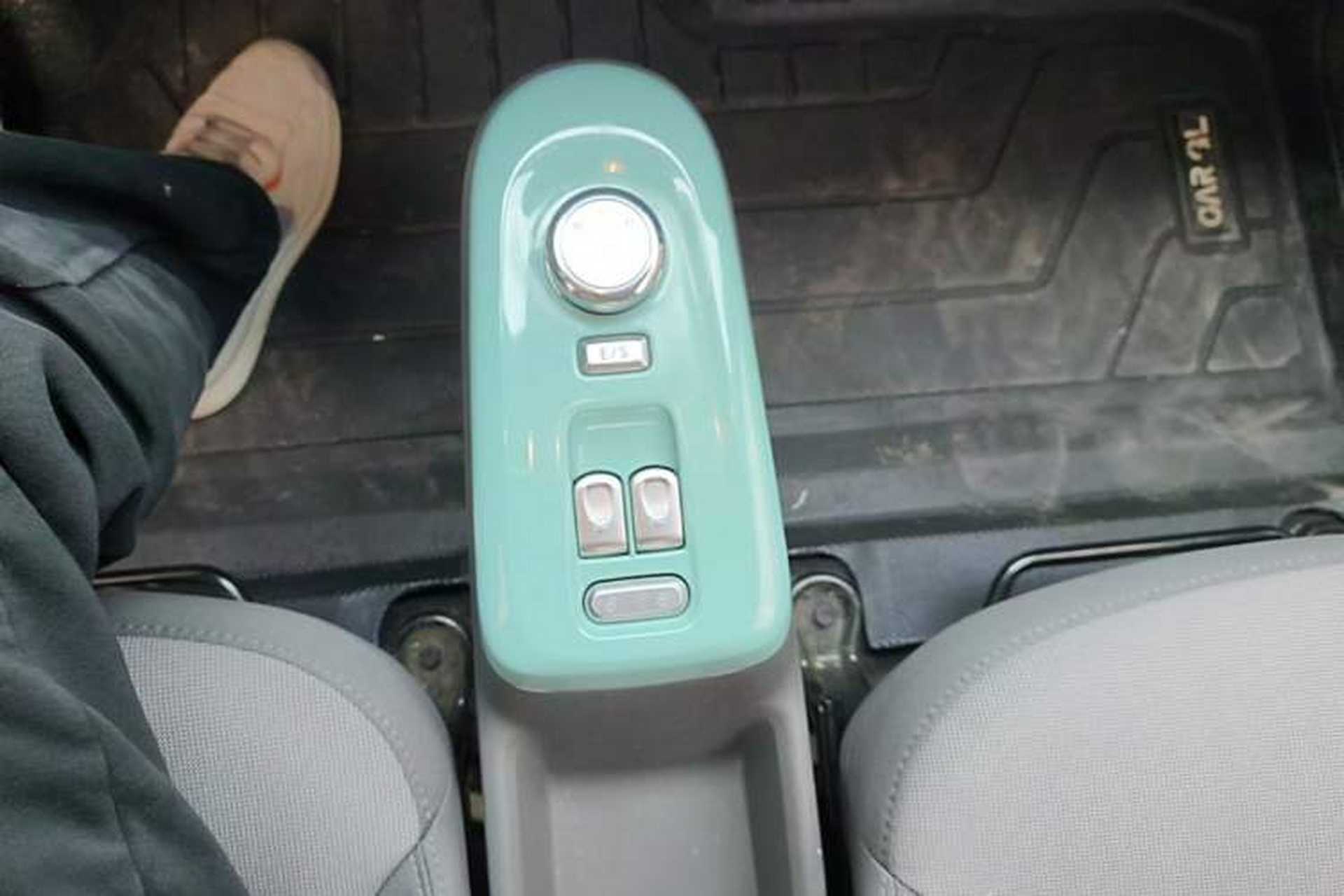 Used CHANGAN NEVO Lumin 2022 210km Sweet Edition Gear Lever