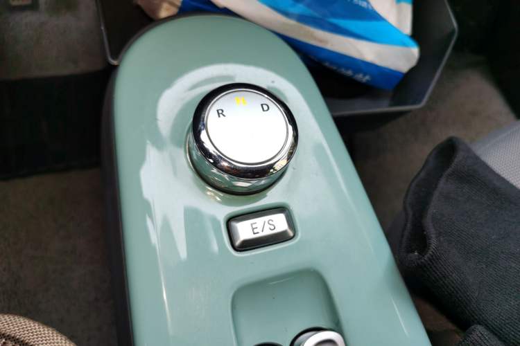 Used CHANGAN NEVO Lumin 2022 155 km – Refreshingly Sweet Edition Gear Lever