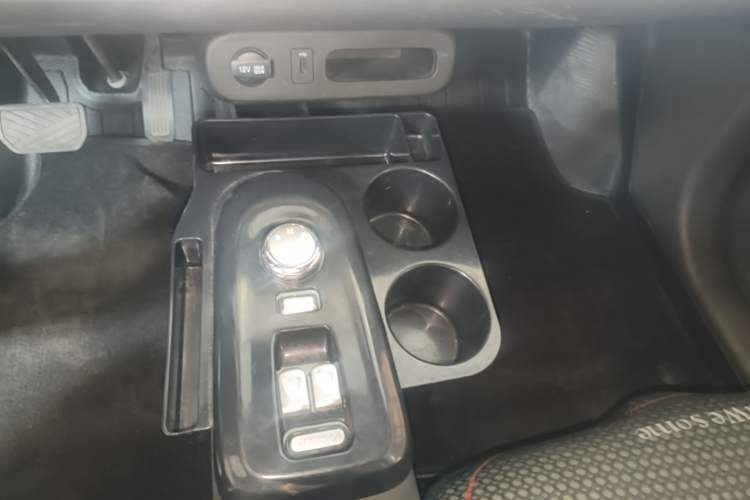 Used CHANGAN NEVO Lumin 2022 301km Honey-Sweet Version Gear Lever
