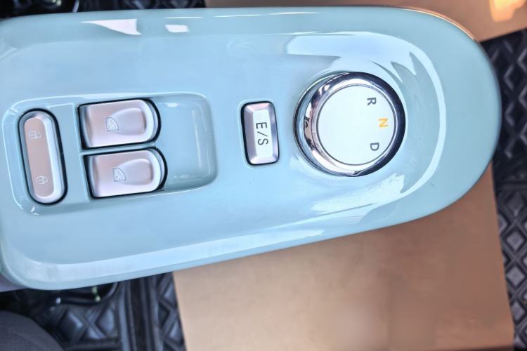 Used CHANGAN NEVO Lumin 2022 210km Sweet Edition Gear Lever
