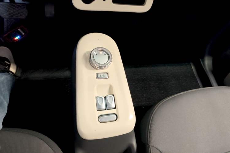 Used CHANGAN NEVO Lumin 2022 210km Sweet Edition Gear Lever