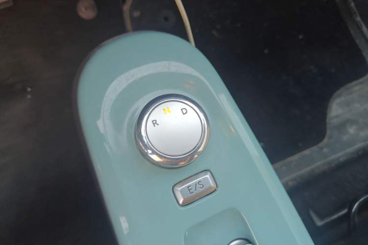 Used CHANGAN NEVO Lumin 2022 210km Sweet Edition Gear Lever