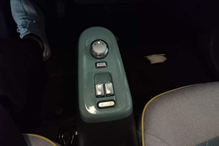 Used CHANGAN NEVO Lumin 2022 210km Sweet Edition Gear Lever
