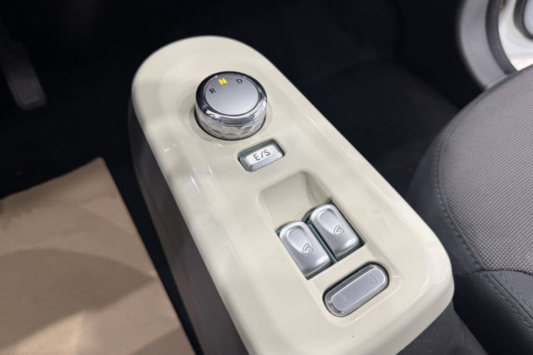 Used CHANGAN NEVO Lumin 2022 301km Honey-Sweet Version Gear Lever