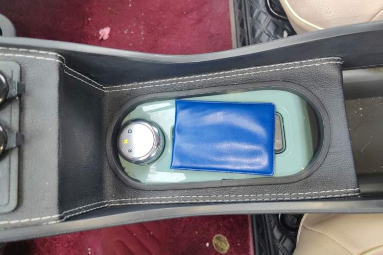 Used CHANGAN NEVO Lumin 2022 210km Sweet Edition Gear Lever