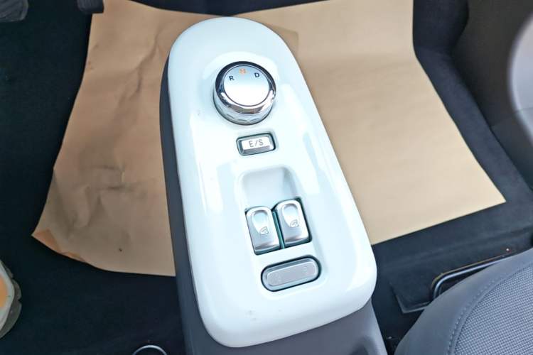 Used CHANGAN NEVO Lumin 2022 210km Sweet Edition Gear Lever