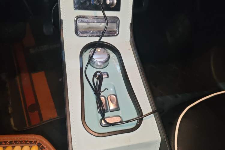Used CHANGAN NEVO Lumin 2022 210km Sweet Edition Gear Lever