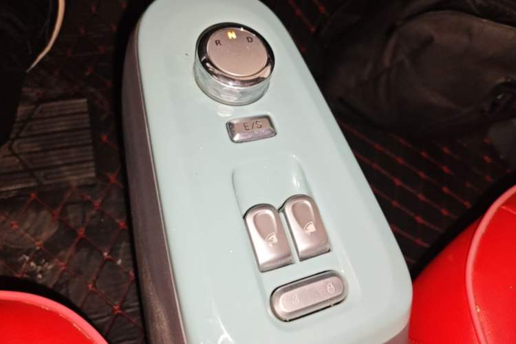 Used CHANGAN NEVO Lumin 2022 155 km – Refreshingly Sweet Edition Gear Lever