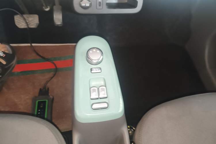 Used CHANGAN NEVO Lumin 2022 155 km – Refreshingly Sweet Edition Gear Lever