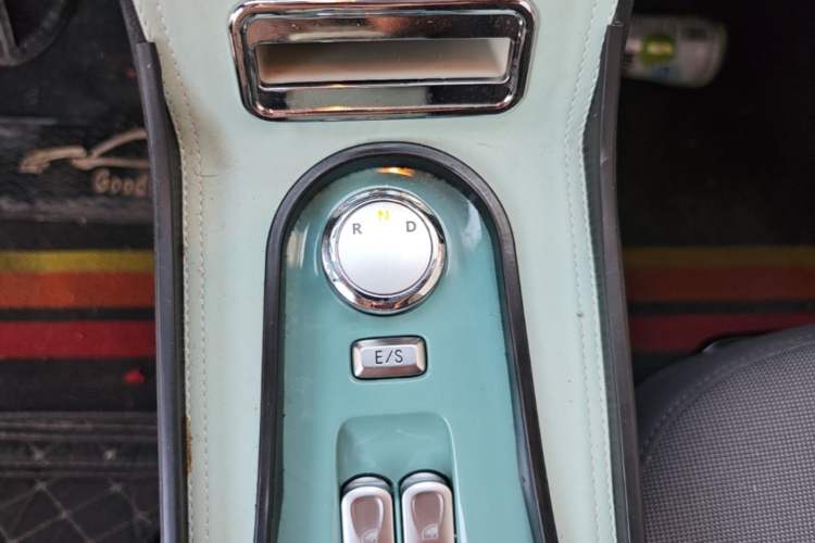 Used CHANGAN NEVO Lumin 2022 155 km – Refreshingly Sweet Edition Gear Lever