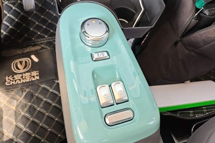 Used CHANGAN NEVO Lumin 2022 210km Sweet Edition Gear Lever