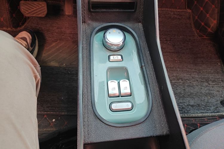 Used CHANGAN NEVO Lumin 2022 155 km – Refreshingly Sweet Edition Gear Lever