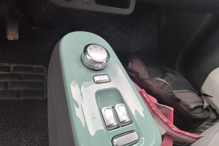 Used CHANGAN NEVO Lumin 2022 210km Sweet Edition Gear Lever